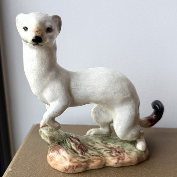 Beswick Stoat (Weasel) in Winter Coat Figurine No 1021 - Repaired Tail